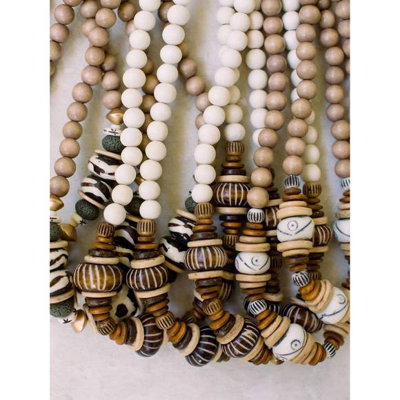NEW CAROLINA STRUNG the sloane, wood beaded necklace in tan - Picture 4 of 4